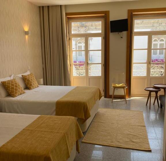 اتاق استاندارد سه تخته با بالکن, Enjoy Viana   Guest House