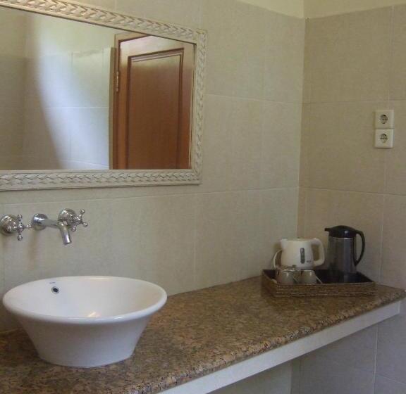 اتاق استاندارد با چشم‌انداز استخر, Guesthouse Rumah Senang