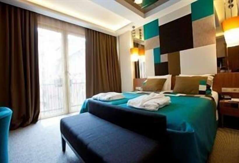 اتاق استاندارد, Collage Taksim