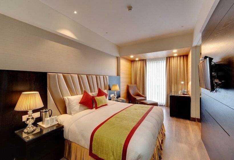 Номер Deluxe, Combermere
