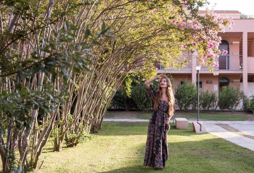 اتاق راحتی سه تخته, Garden Toscana Resort