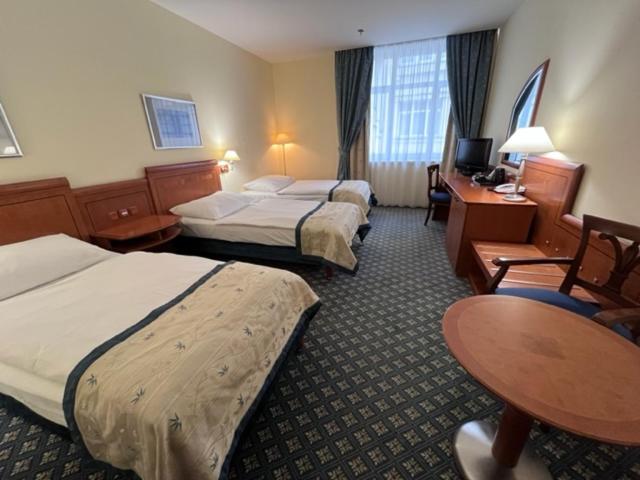 اتاق استاندارد سه نفره, Ramada Prague City Centre