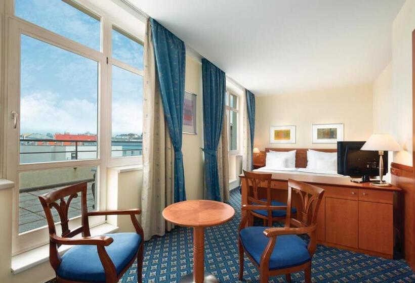 اتاق استاندارد با تراس, Ramada Prague City Centre