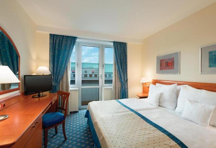 اتاق استاندارد با چشم‌انداز, Ramada Prague City Centre