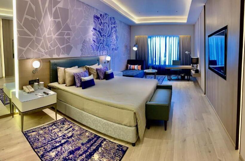 سوئیت با تخت بزرگ, Vivanta Vadodara