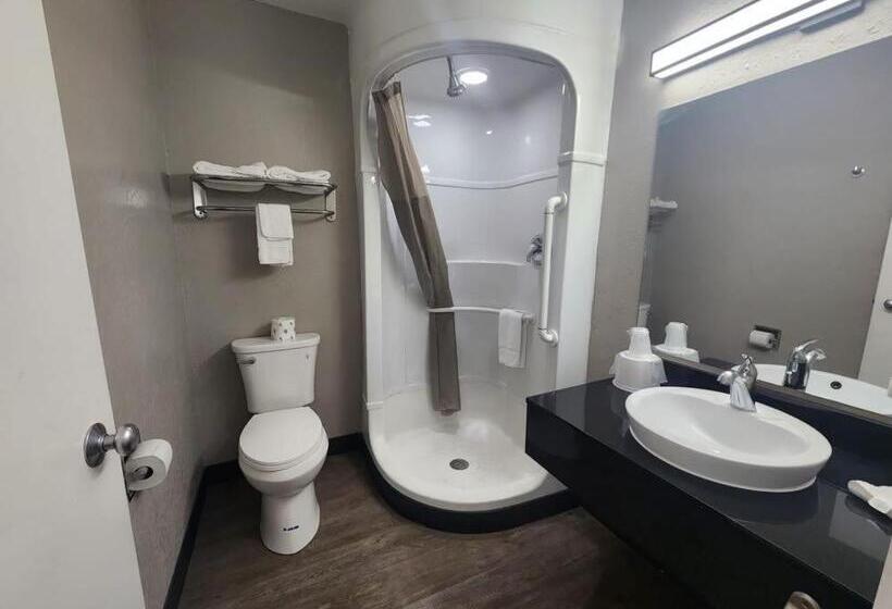 带大床的豪华间, Motel 6 Venice, Fl