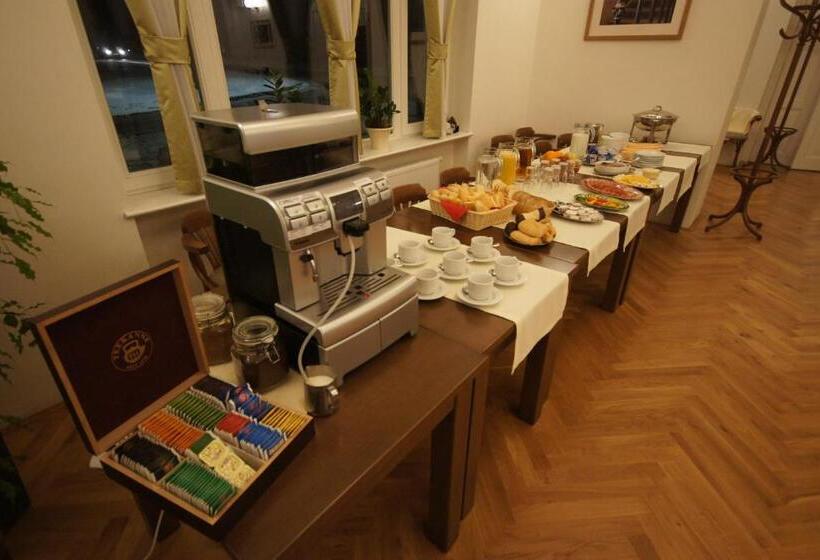 家庭间, Pod Zeleným Dubem