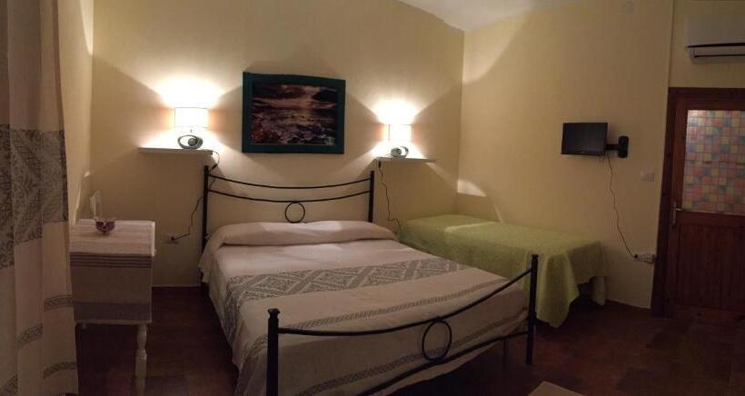 Номер Стандарт Трехместный, B&b Domus De Janas