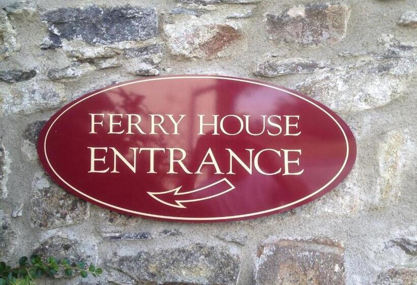 اتاق اکونومی, Ferry House Holidays