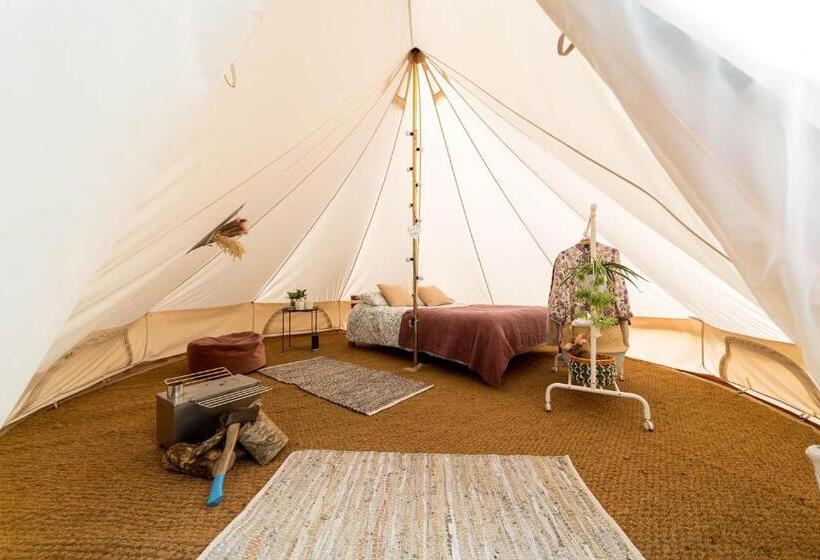 چادر با خدمات رفاهی استاندارد, Ferry House Holidays