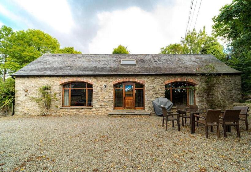کلبه ییلاقی, Ferry House Holidays
