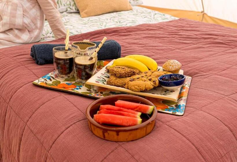 چادر با خدمات رفاهی استاندارد, Ferry House Holidays