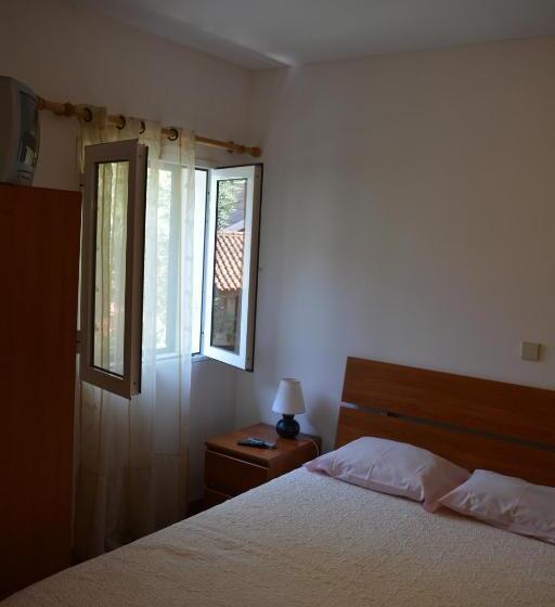 Студио Стандарт с Балконом, Casa Dos Santos Alojamento   Guest House