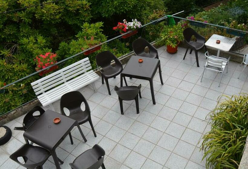 Студио Стандарт с Балконом, Casa Dos Santos Alojamento   Guest House
