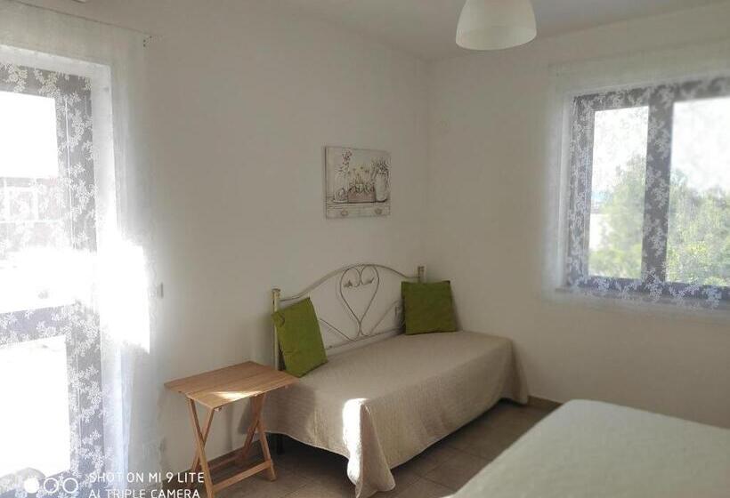 Standard Triple Room with Terrace, Villa Lorenza