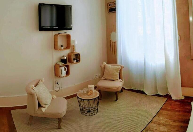 اتاق استاندارد, Couette Et Tartine