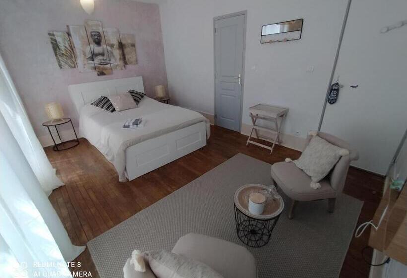 اتاق استاندارد, Couette Et Tartine