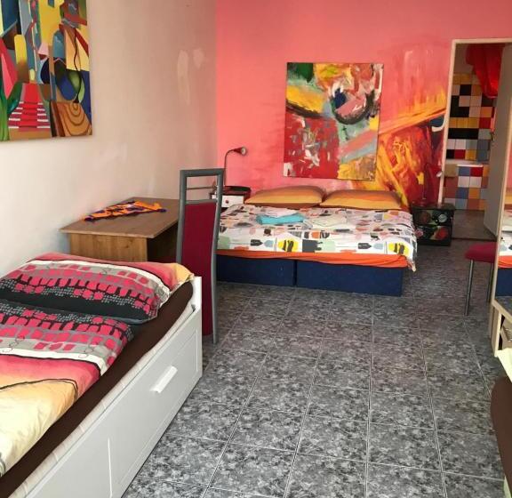 اتاق خانوادگی, Sebarozvoja   Pobytová Galeria Pre Sebarozvoj