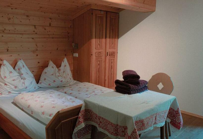 آپارتمان 3 خوابه, Unterholzhof
