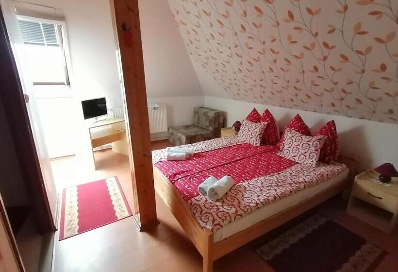 آپارتمان 1 خوابه, Joós Apartman