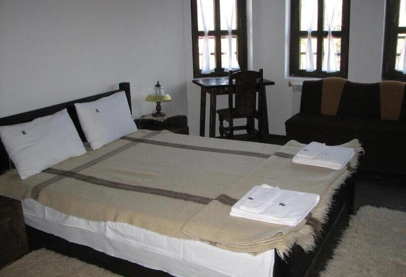 Номер Стандарт Трехместный, Family Hotel Kalifer