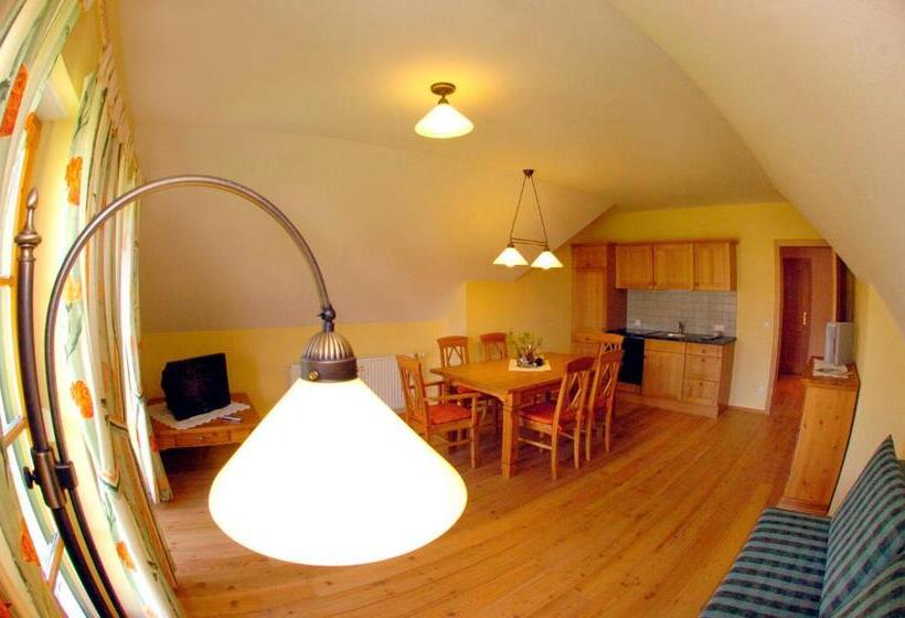 Семейные Апартаменты, Weingut Winzerhof Gästezimmer Grebenz