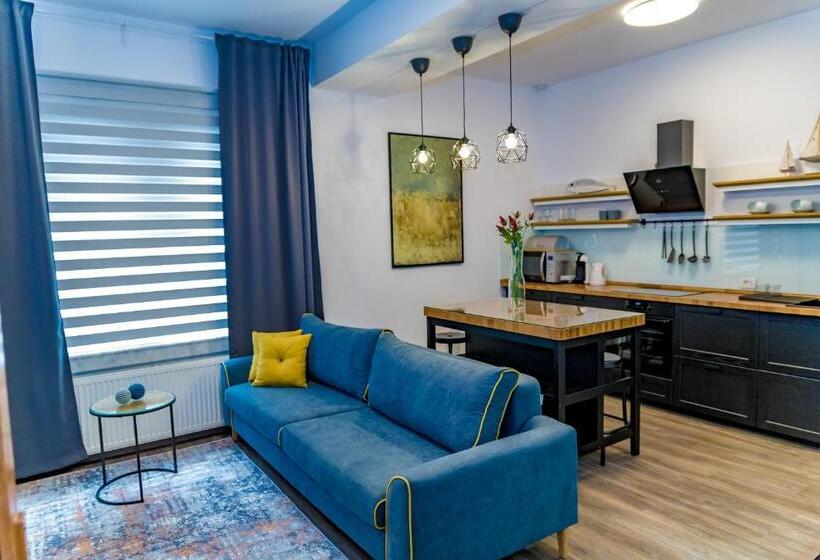 آپارتمان 1 خوابه با بالکن, Villa Casafina Serviced Apartments