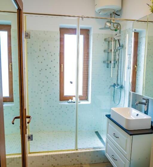 آپارتمان 1 خوابه با بالکن, Villa Casafina Serviced Apartments