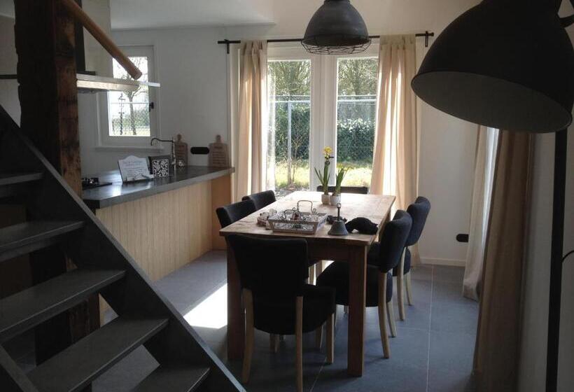 Дом 3 Спальни, Bed & Breakfast Zeeland