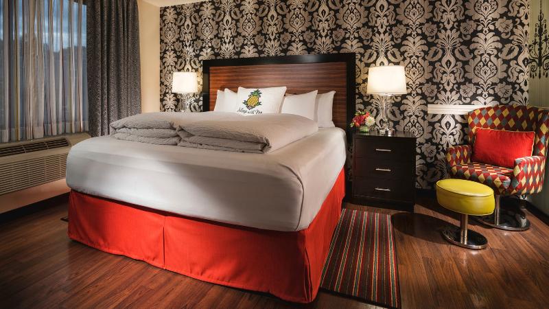 キングサイズベッドのスタンダードルーム, Staypineapple, The Maxwell Hotel, Seattle Center Seattle