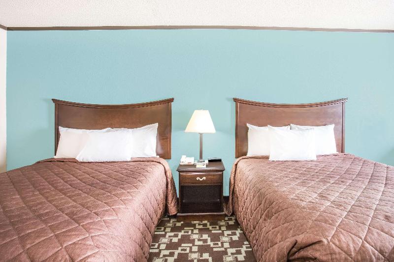 Номер Стандарт, Spark By Hilton Daleville Roanoke North