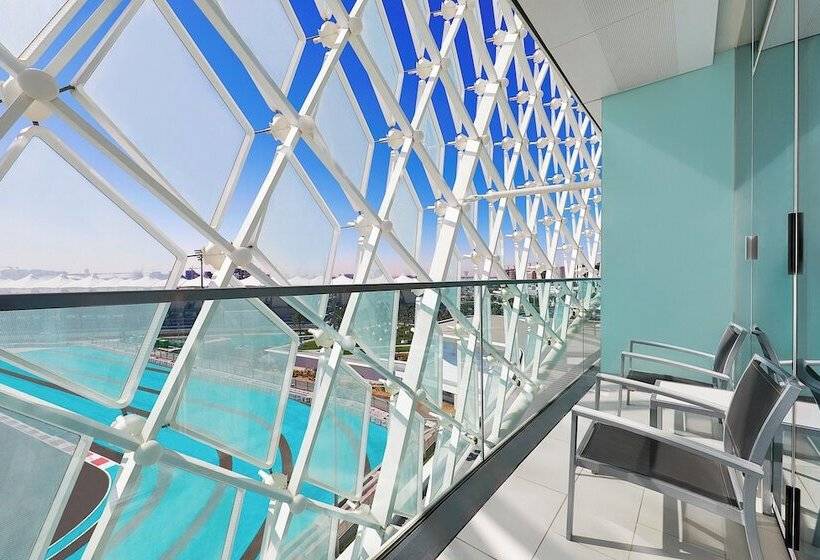 Номер Стандарт с Балконом, W Abu Dhabi  Yas Island