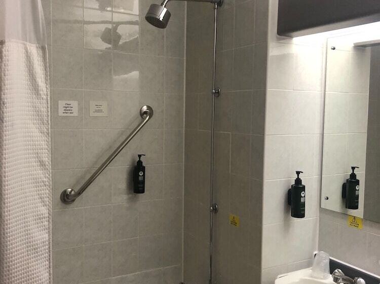 اتاق استاندارد, Days Inn Southampton Rownhams