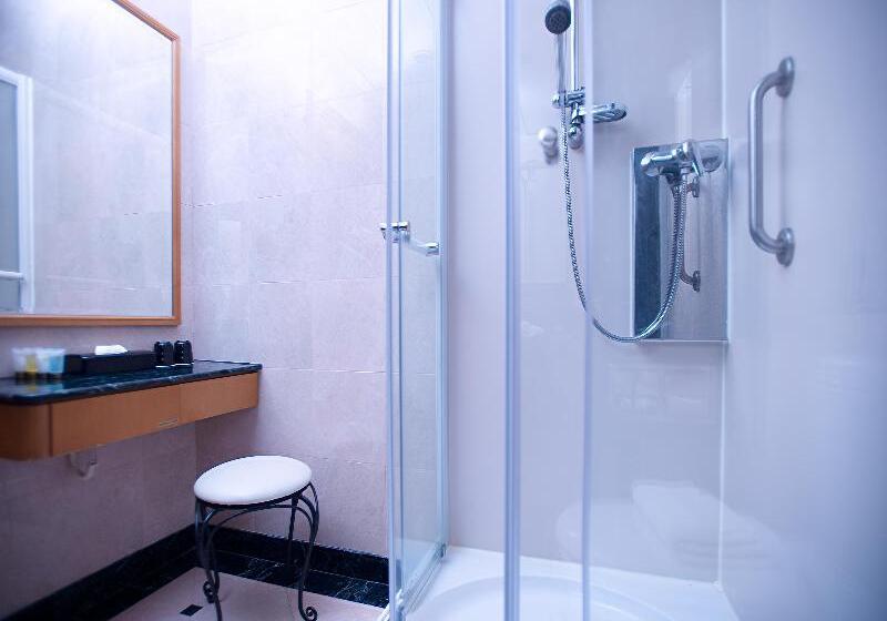 اتاق استاندارد, Days Inn Southampton Rownhams