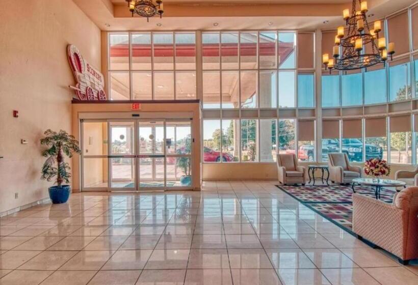 استودیو استاندارد با تخت کینگ, Express Inn & Suites