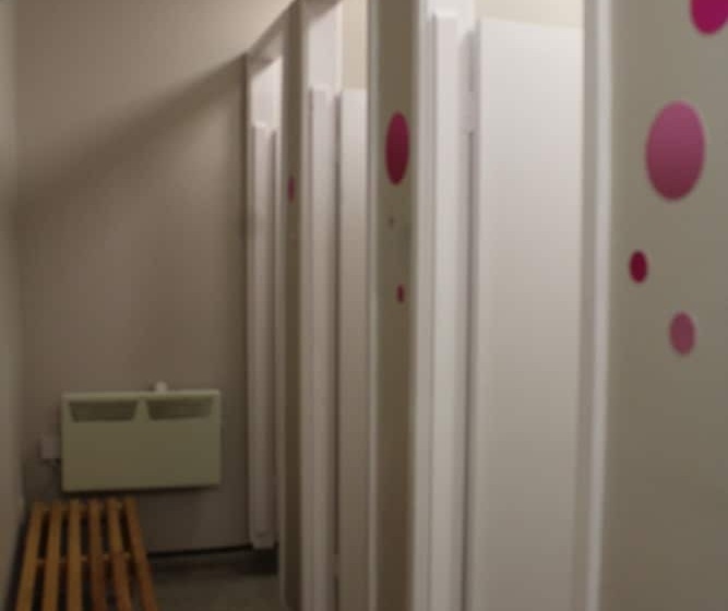 Кровать в Общей Комнате, Albatross Hostel