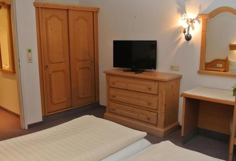 Четырехместный Номер Стандарт, Gruberhof Innsbruck Igls B&b