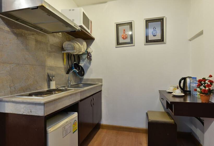 Quarto Deluxe, Arawana Express Chinatown