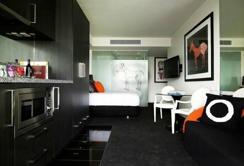 استودیوی استاندارد, The Cullen Melbourne   Art Series