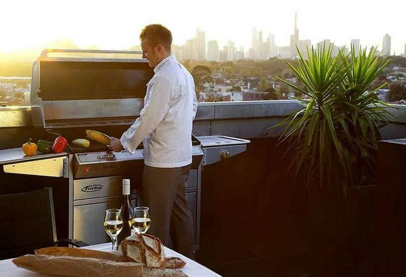 اتاق پنت هاوس, The Cullen Melbourne   Art Series