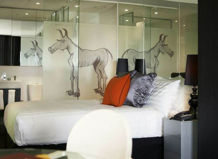 سوییت لوکس, The Cullen Melbourne   Art Series