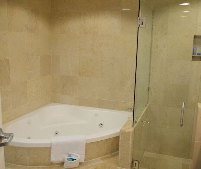 سوییت اجرایی, Best Western Plus Nuevo Laredo Inn & Suites