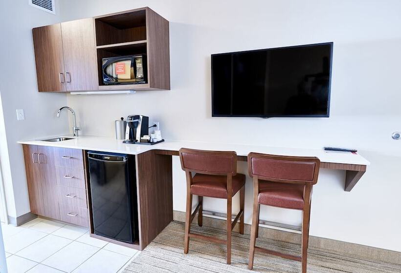 Люкс, Holiday Inn Express Hotel & Suites Dieppe Airport, An Ihg