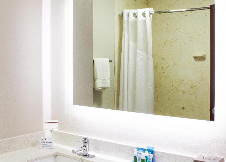 اتاق استاندارد, Holiday Inn Express & Suites Lexington Downtown Area Keeneland, An Ihg