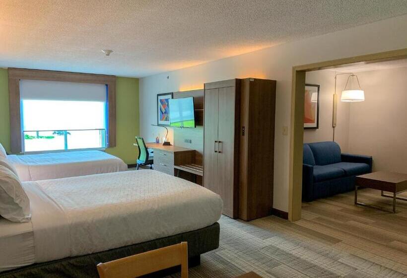 سوییت اجرایی, Holiday Inn Express & Suites Lexington Downtown Area Keeneland, An Ihg