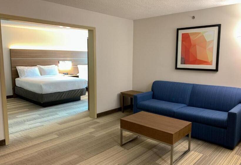 سوییت اجرایی, Holiday Inn Express & Suites Lexington Downtown Area Keeneland, An Ihg