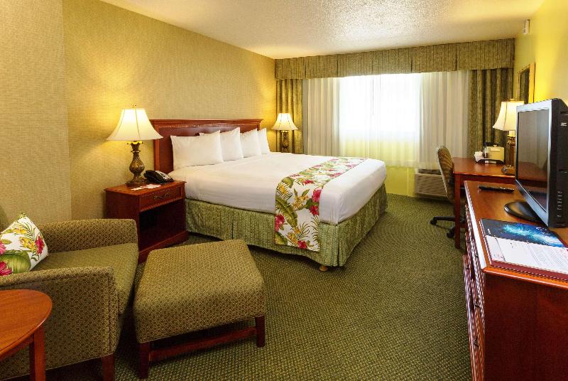 Номер Deluxe Кровать Кинг, Ramada By Wyndham Pincher Creek