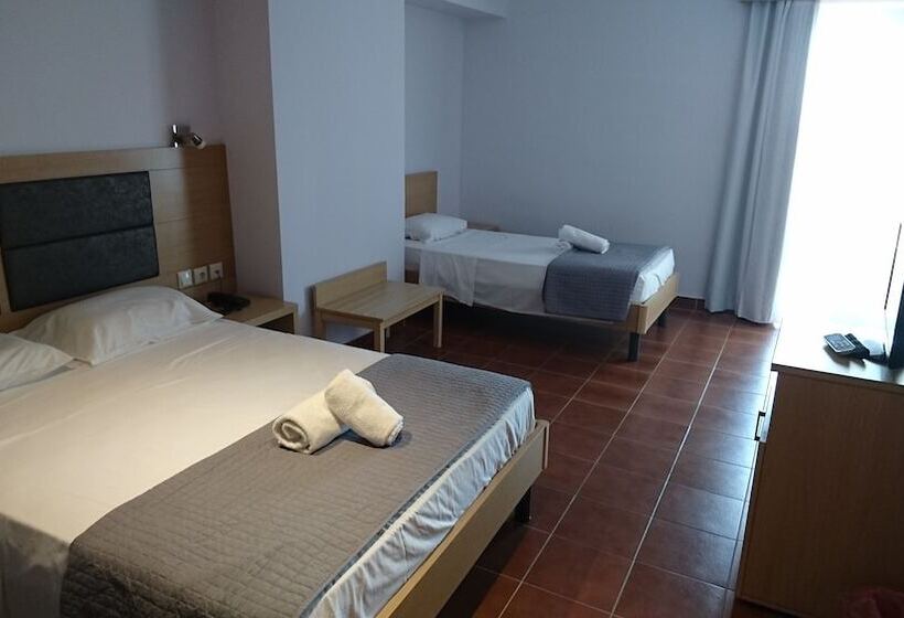 Quarto Familiar, Skiros Palace