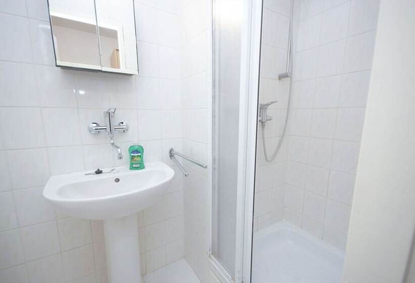 家庭间, Sport Hotel Gejzirpark