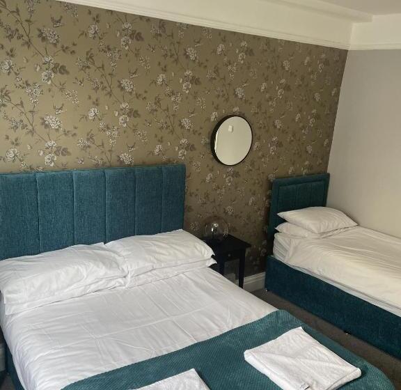 스탠다드 트리플 룸, The Fountain Inn & Riverside Restaurant